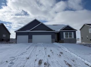 5752 Wall St, Waterloo, IA 50701