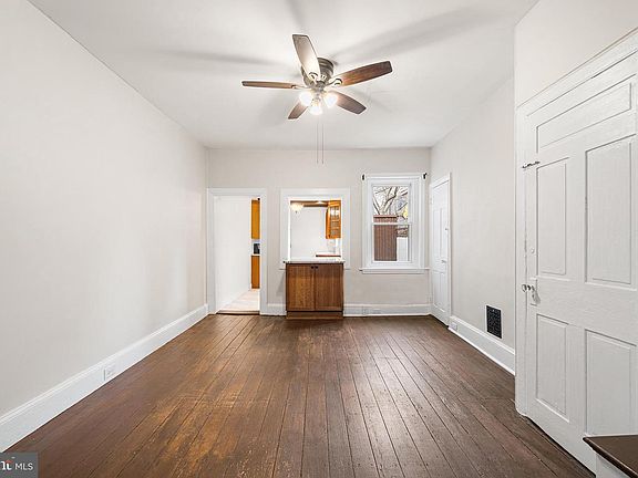 5th image of 429 W George St