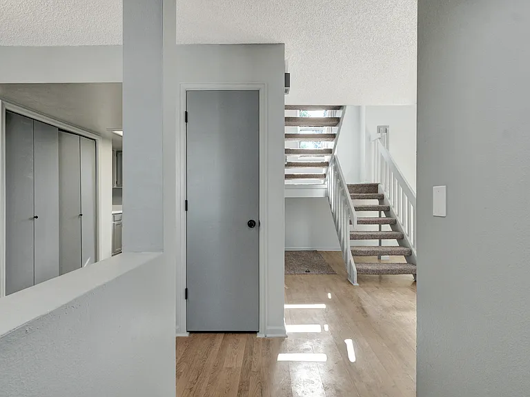 4440 Bramble Ln — Photo 3