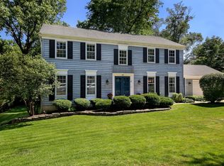 12 Bonnie Brae Rd, Hinsdale, IL 60521