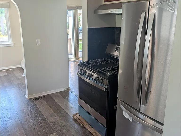 2609 Birch St — Photo 36