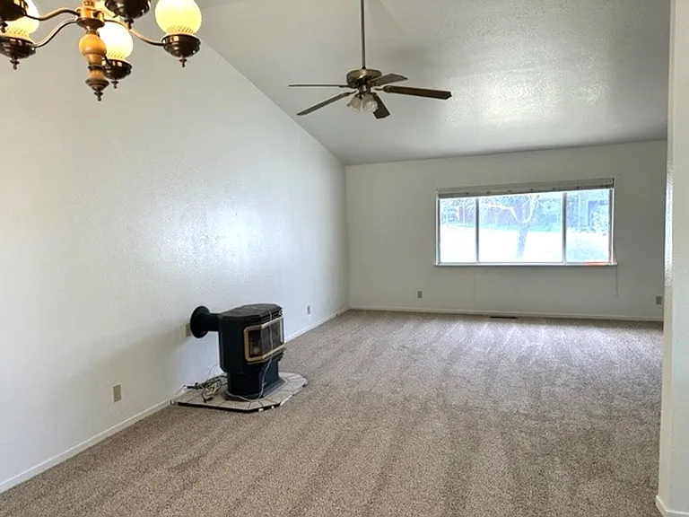 2770 Jennings Way — Photo 10