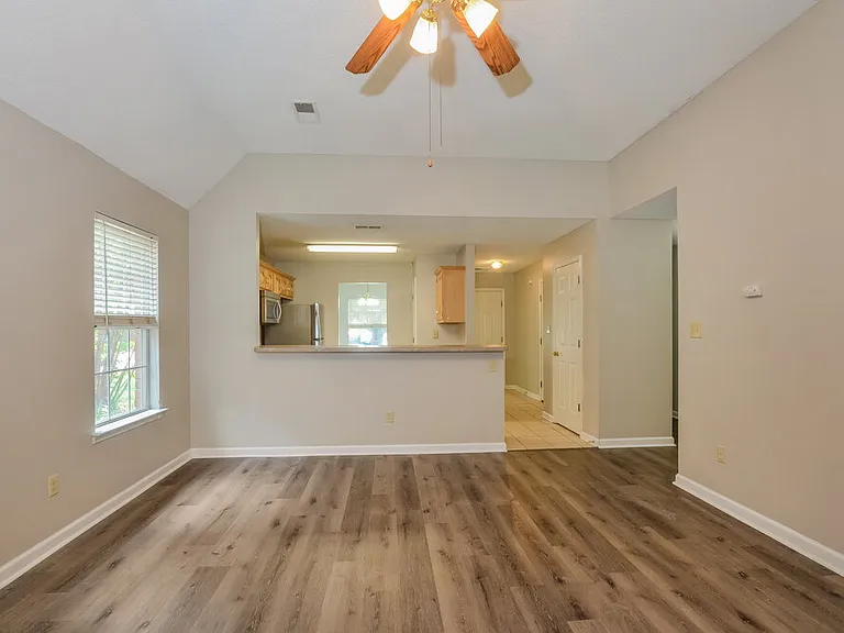 8408 Cross Point Dr — Photo 5