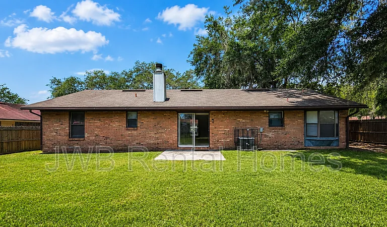 6073 Cranberry Ln E — Photo 13