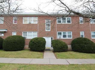 4 Nesbit Ave #B-1, West Hartford, CT 06119