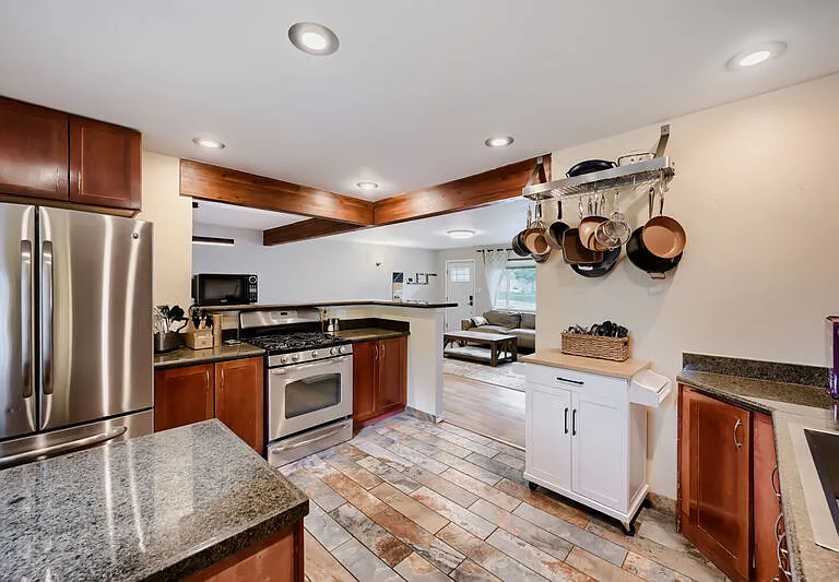 1007 Venus Dr — Photo 5