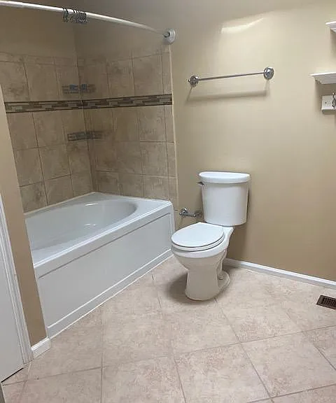 1657 Chenoweth Cir — Photo 11