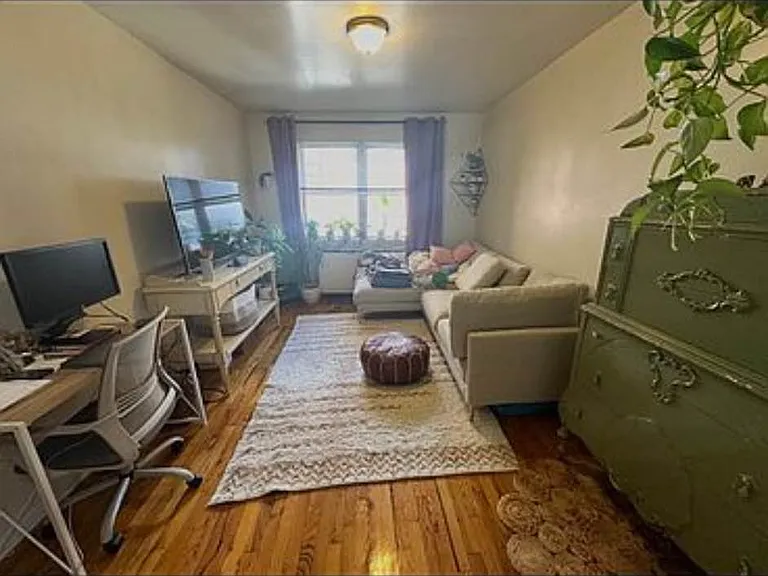 239 E 84th St #2C — Photo 1