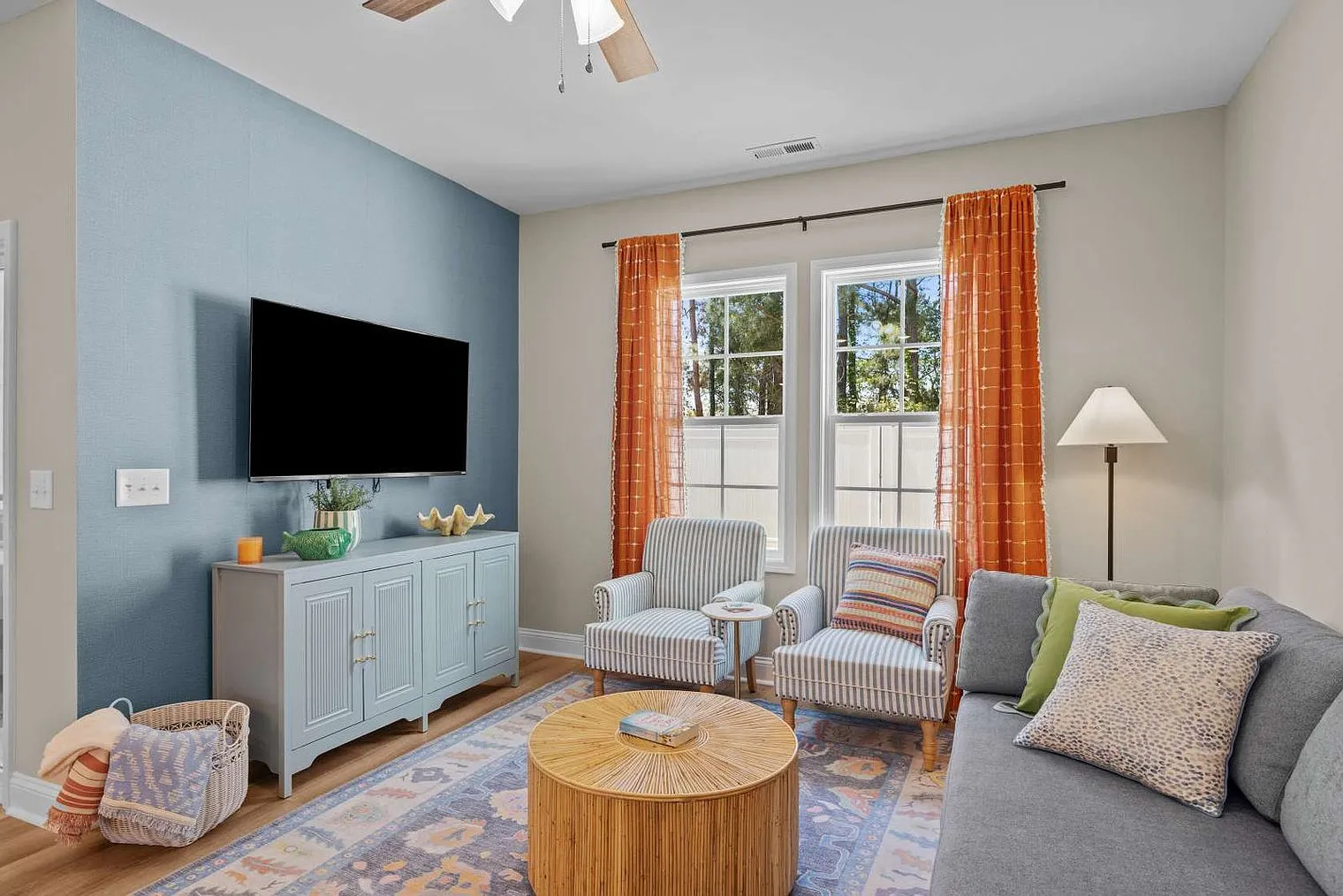 3 bed, 2.0 bath, 1367 sqft, $4,295 — Photo 4