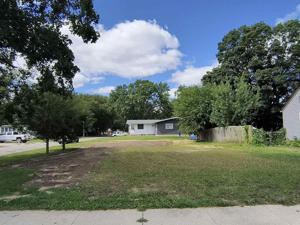 809 Pine St, La Porte City, IA 50651