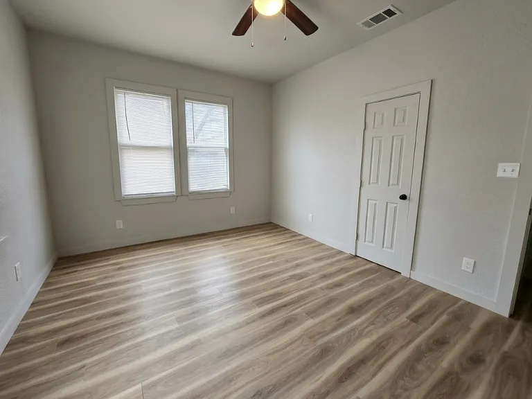 731 N Pine St #1 — Photo 10