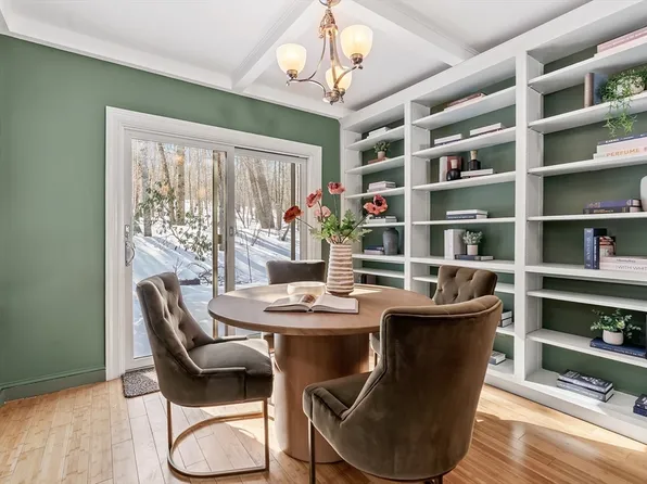 4 Essex #4, Wayland, MA 01778