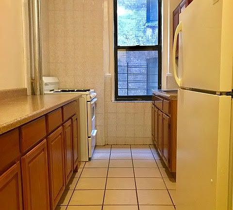 4th image of 229 W 109th St APT 44