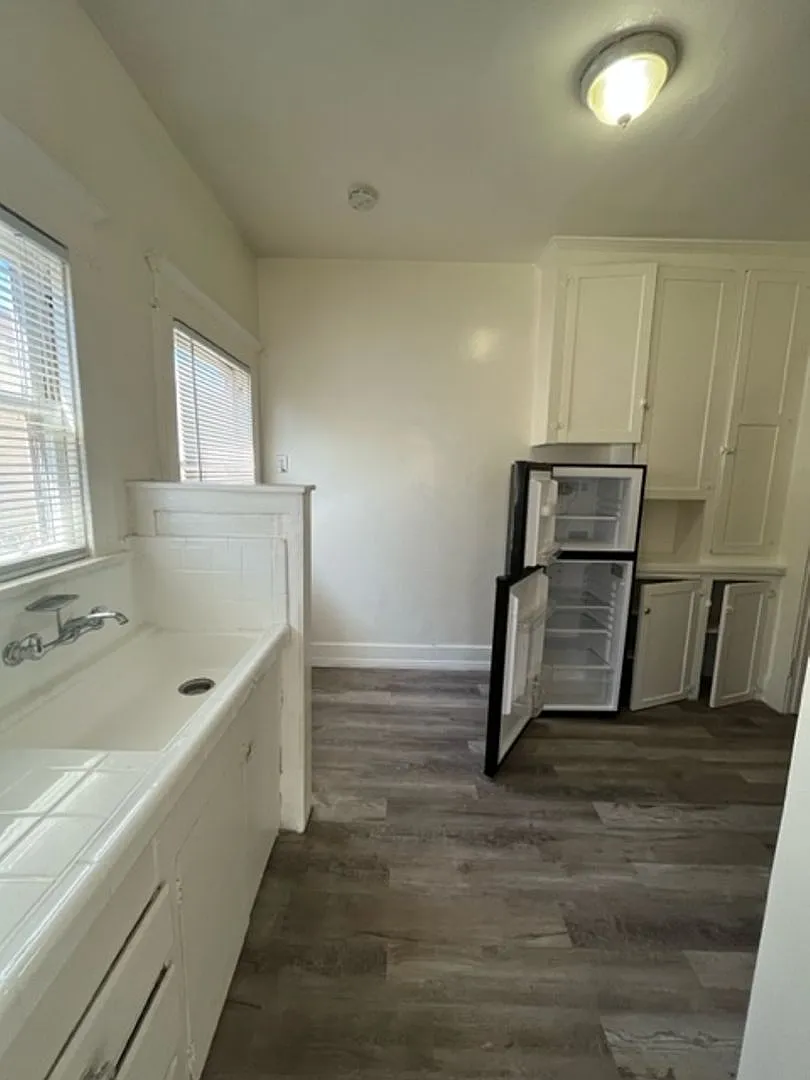 Studio, 590 sqft, $1,595 — Photo 4