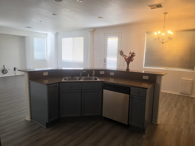 6807 Baby Jade Ct — Photo 8