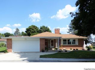 215 S Sage St, Oneida, IL 61467