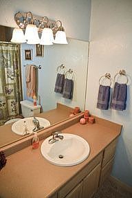 5th image of 605 E 38th St