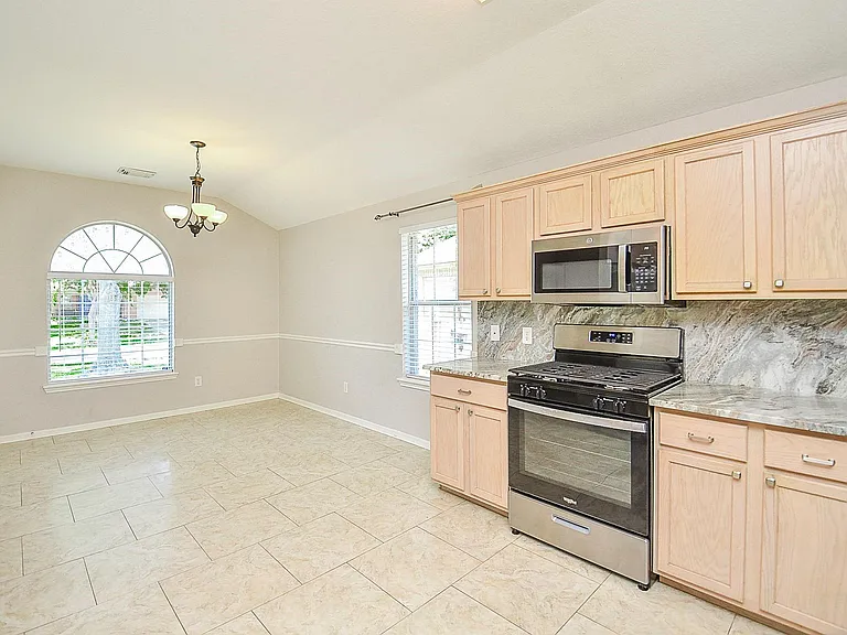 14618 Rochelle Ct — Photo 13