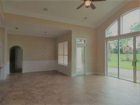 family room to breakfast nook