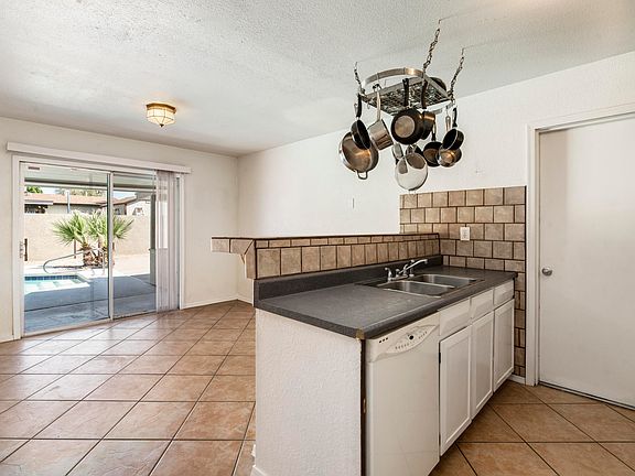 5th image of 1844 E Emelita Ave