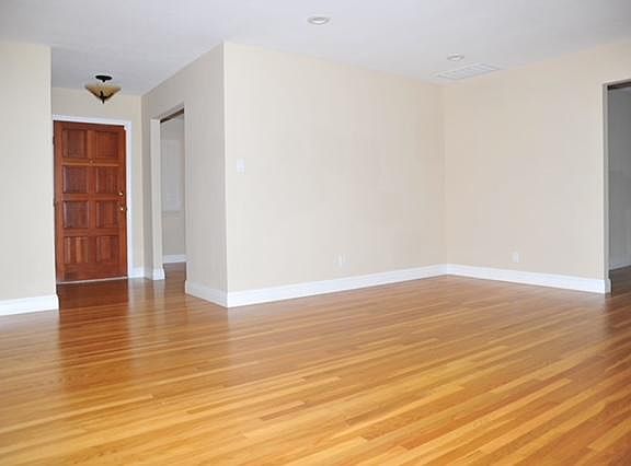 3rd image of 1006 Pepper Ave