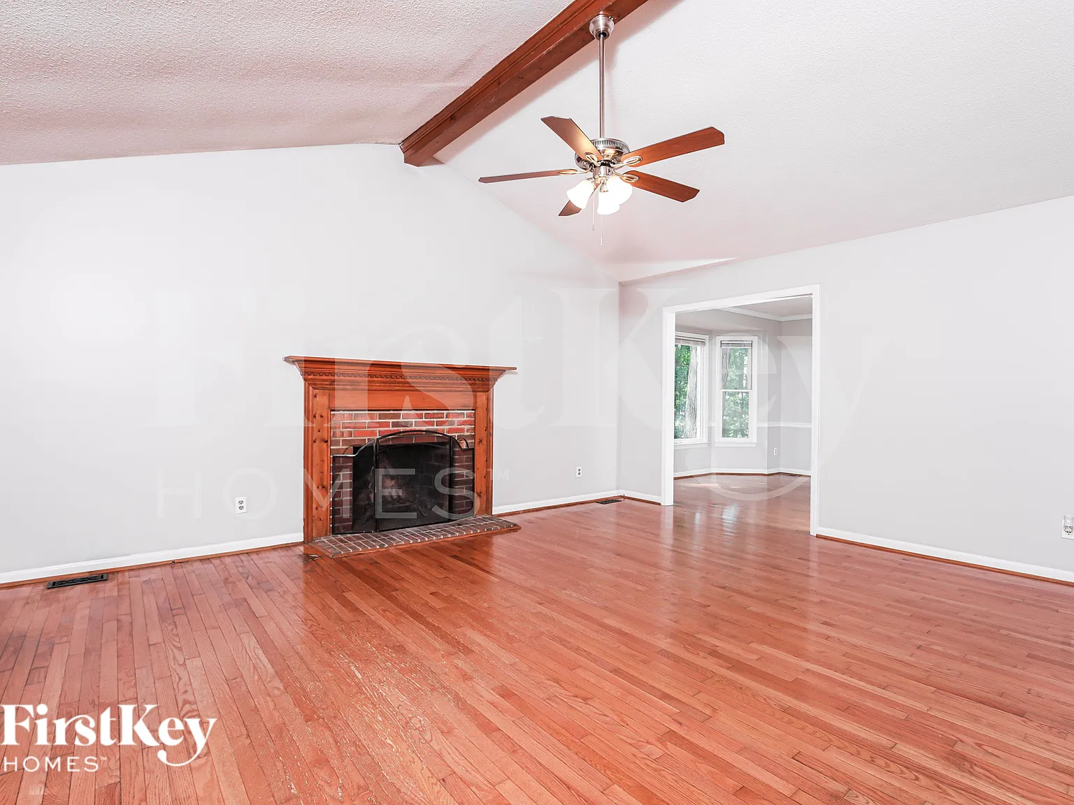 3 bed, 2.0 bath, 1395 sqft, $1,865 — Photo 2