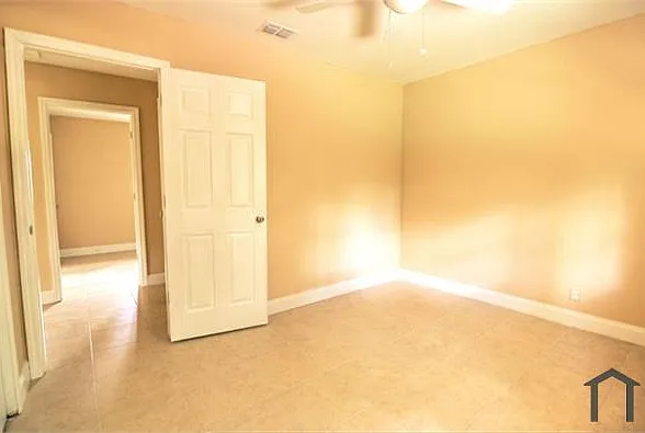 2885 Gilmore St — Photo 12