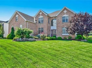 7313 Cedar Rd, Macungie, PA 18062