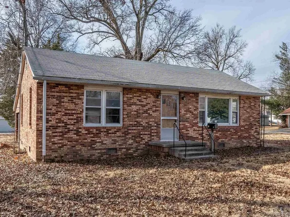 421 N 7th St, Herrin, IL 62948