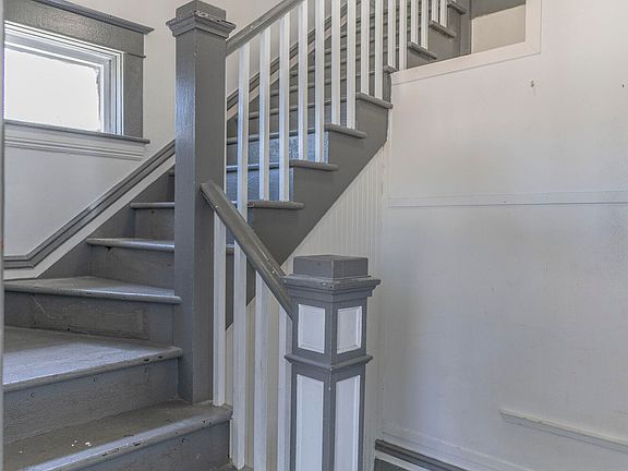 4th image of 1641 Park St