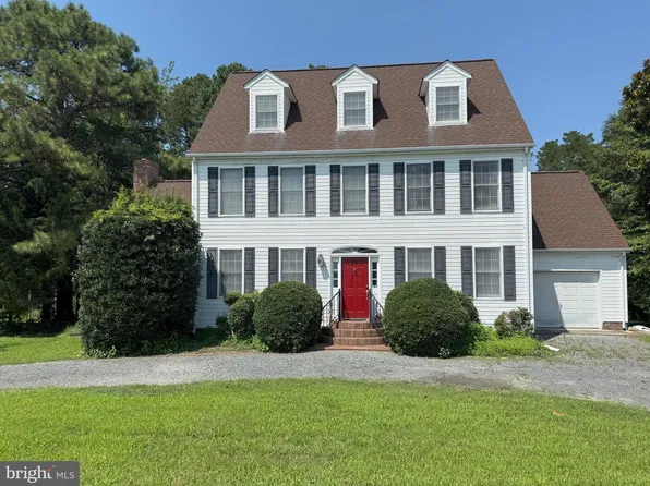 422 Overlook Dr, Lusby, MD 20657