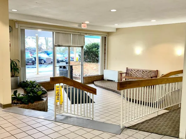 5111 8th Rd S APT 403, Arlington, VA 22204