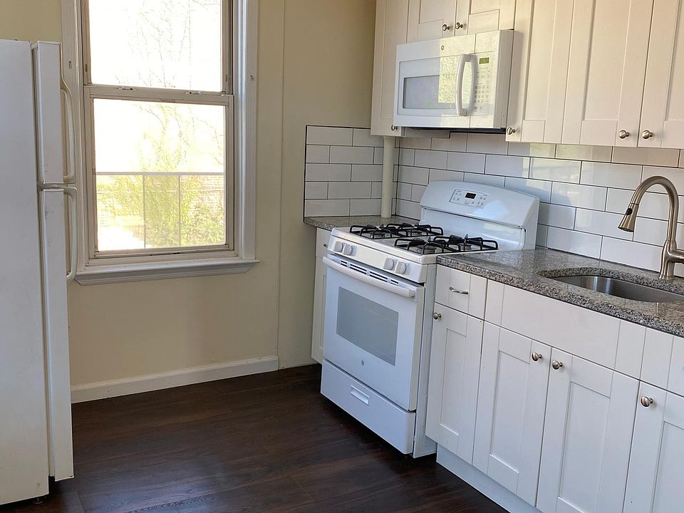 2nd image of 1040 Revere Ave #2
