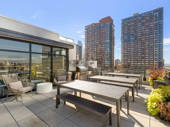 160 1st Street image 10 of 16