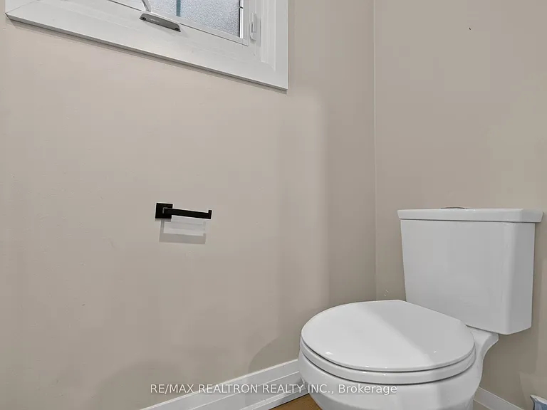 49 Meekings Dr — Photo 39