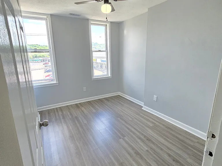 1906 Monongahela Ave #4 — Photo 19