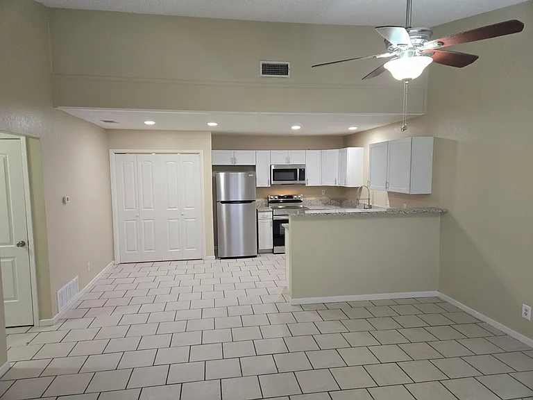 123 N Glenwood Dr #B — Photo 5