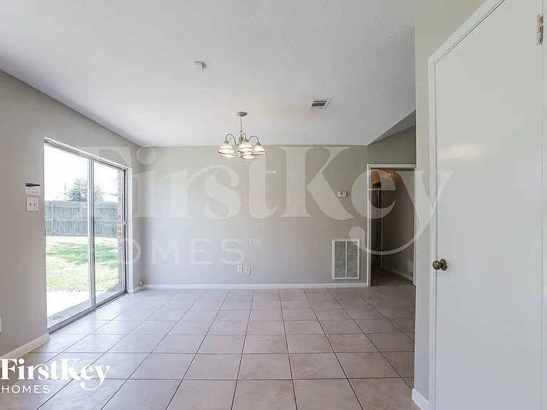 13361 Lake Breeze Ln — Photo 6