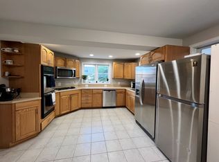 10719 Maple St, Fairfax, VA 22030