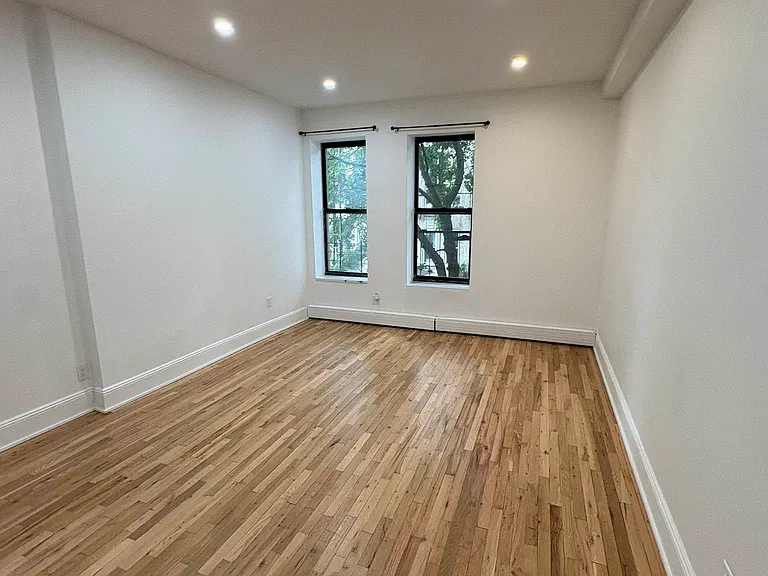 1821 Madison St #6 — Photo 5