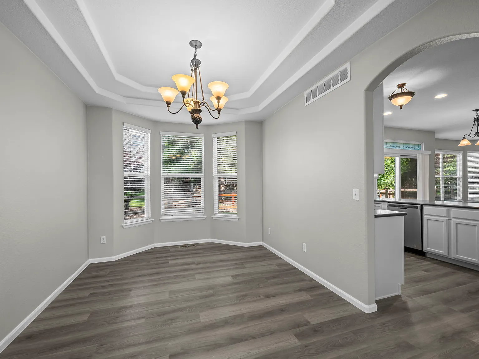 4 bed, 2796 sqft, $3,100 — Photo 4