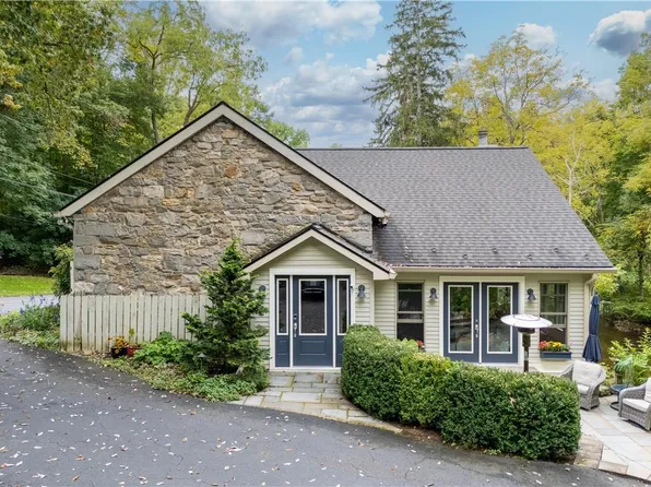 3443 Orchid Pl, Emmaus, PA 18049