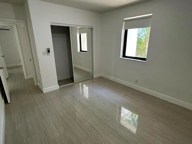 914 NE 15th Ave #1 — Photo 9