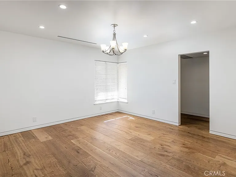 15439 Vose St #15439 — Photo 17
