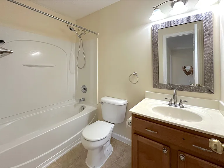 1210 Whitman Dr — Photo 22