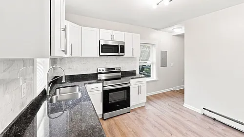 335 John St #2 Photo 1