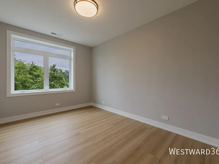 3555 N Neenah Ave #2N — Photo 14