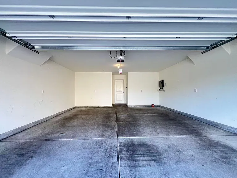 1923 Stanza Vista St — Photo 22