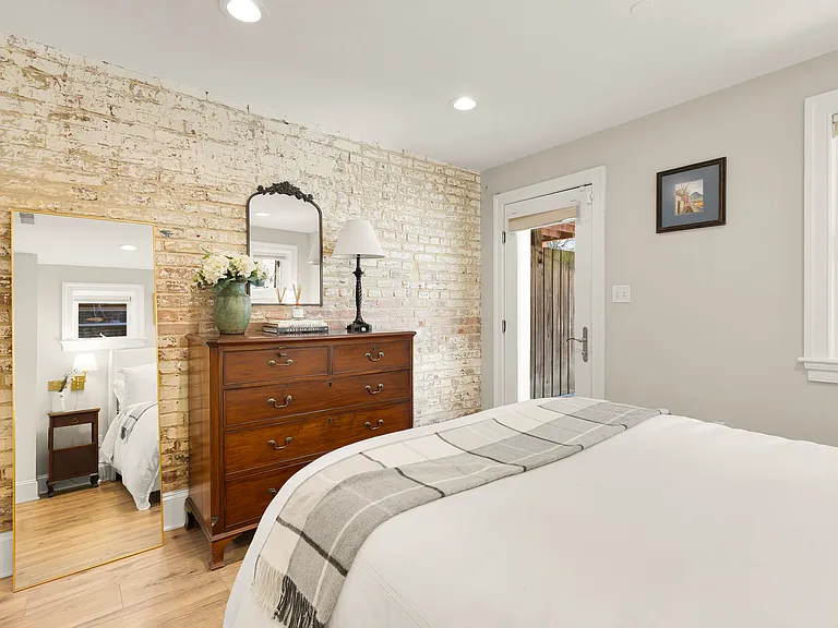 1354 Kenyon St NW — Photo 19