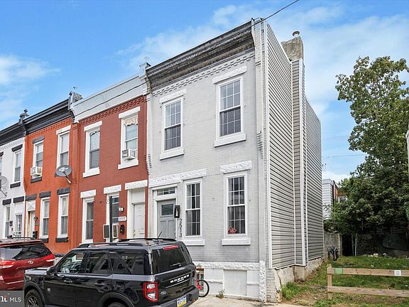3rd image of 2513 N Douglas St